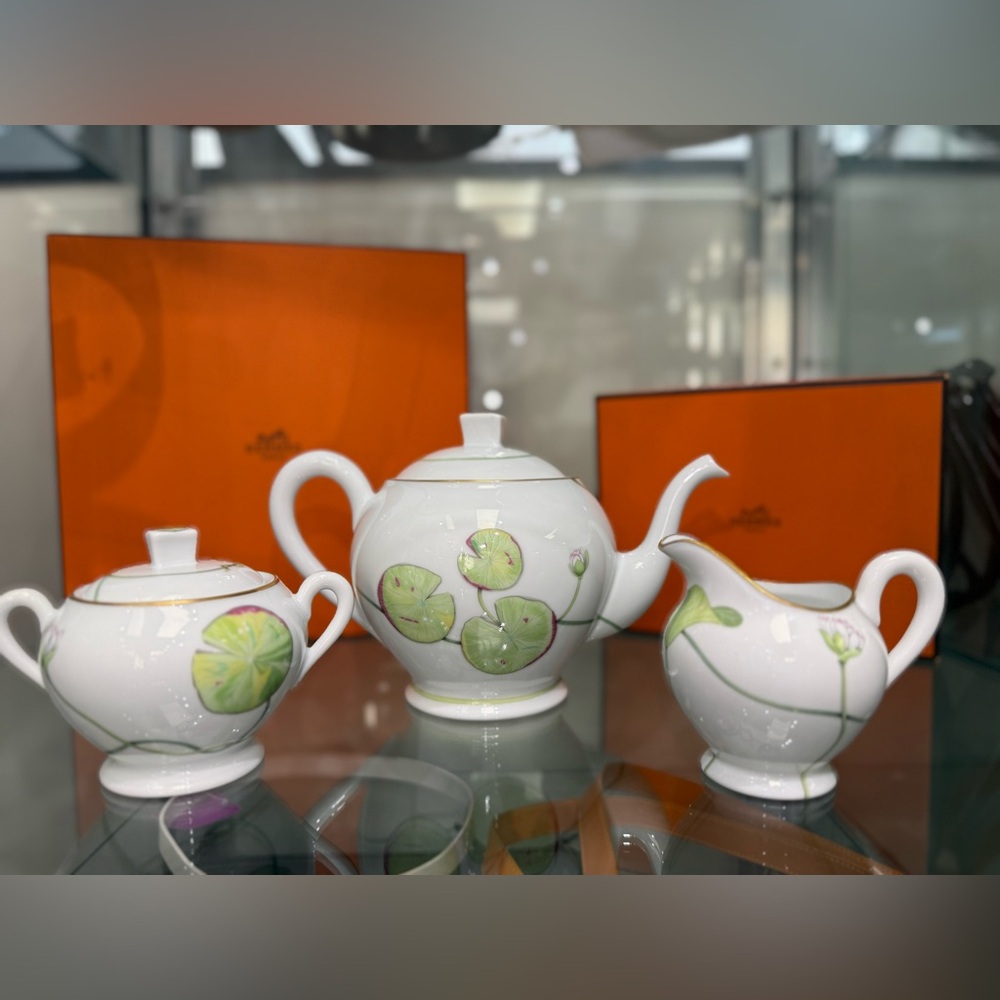 Hermes' White Lilypad Teapot Set w Box